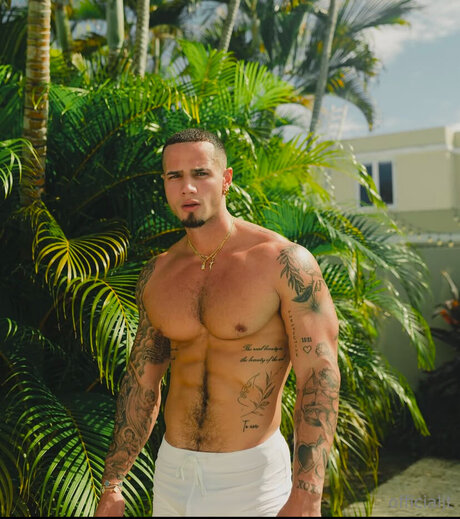 Officialjt model nudes pic