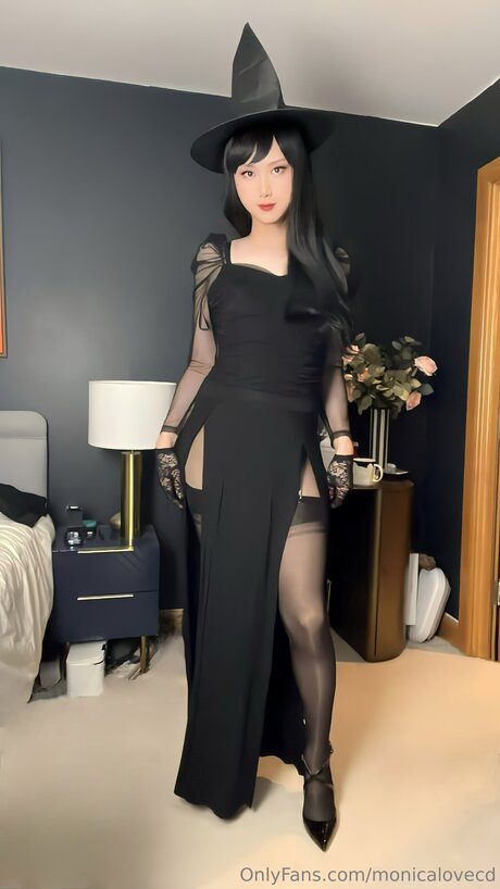 Monicalovecd adult model img