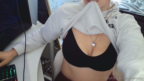 Bayleehope pornographic model pictures