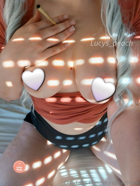Lucyspeachfree star perfect photos
