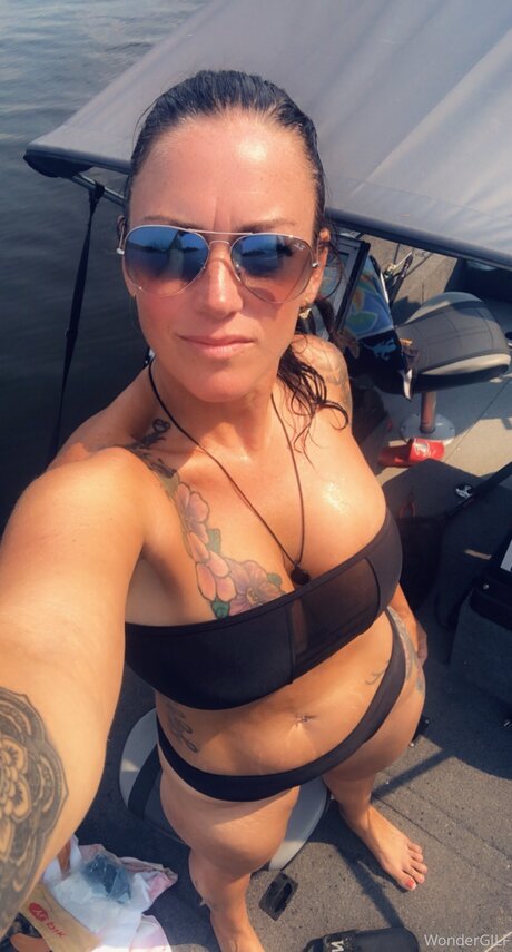 Wondergilf nude model photos