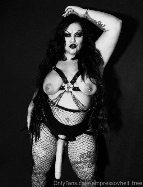 Empressovhell naked actress images