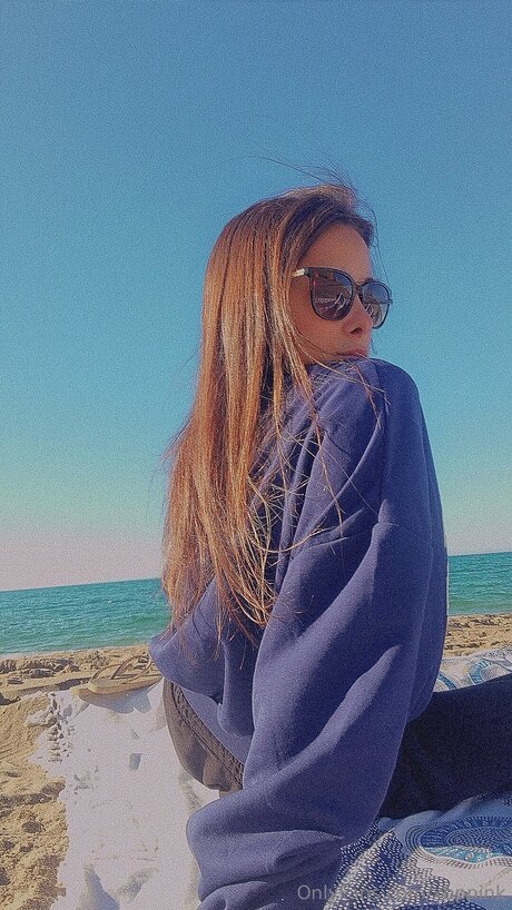 Cccbeliw erotic model picture