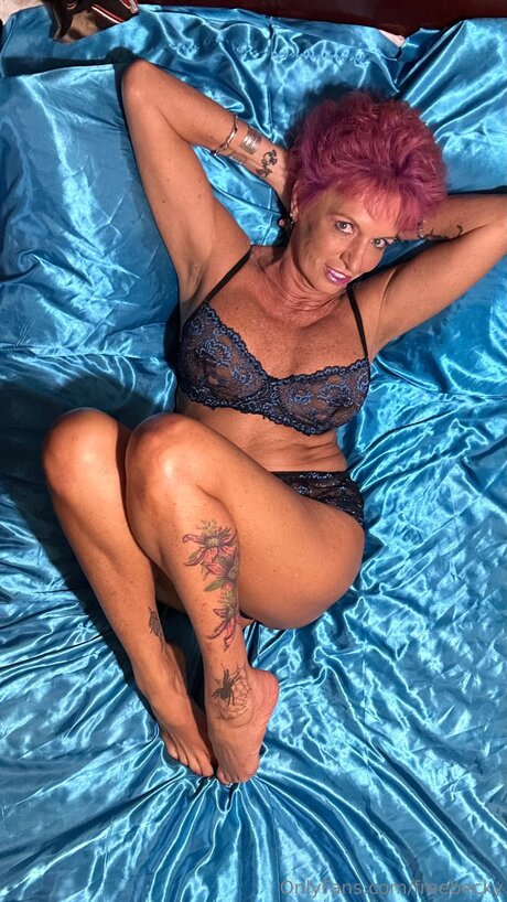 Freebecky hot actress photo