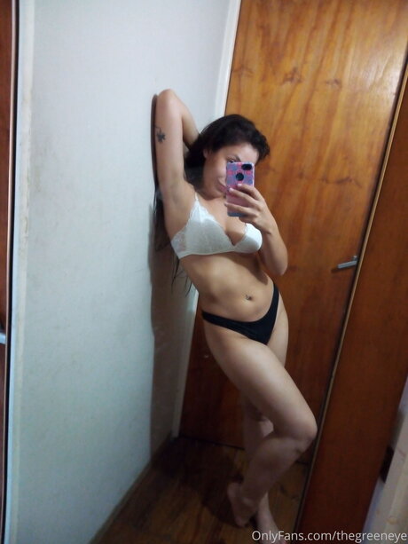 Thegreeneye star naked images