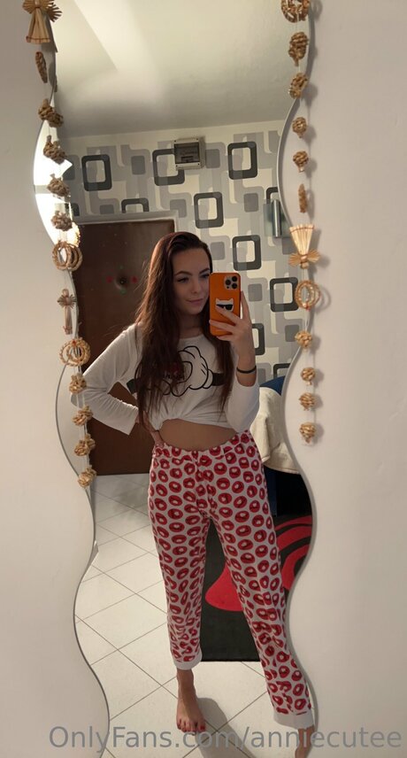 Anniecutee pornstar perfect image