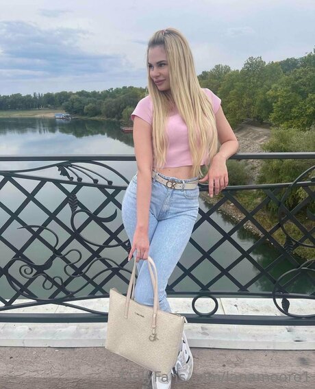 Lanamoore1 top star gallery