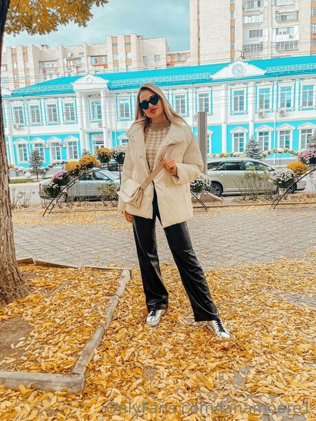 Lanamoore1 hd actress image