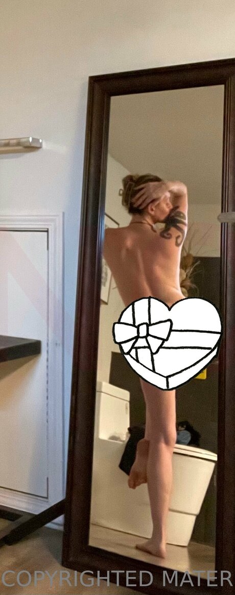 Nikki Coxzfree nice star img