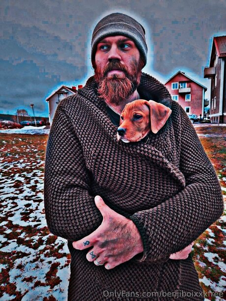 Benjiboixxxfree naked model image