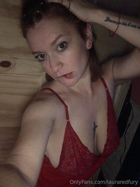 Lauraredfury pornstar exclusive images