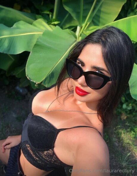 Lauraredfury model best pics