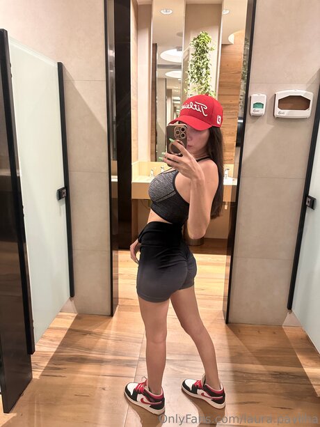 Laurasvault star nice photo