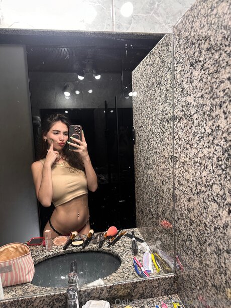 Laurasvault star high quality photo