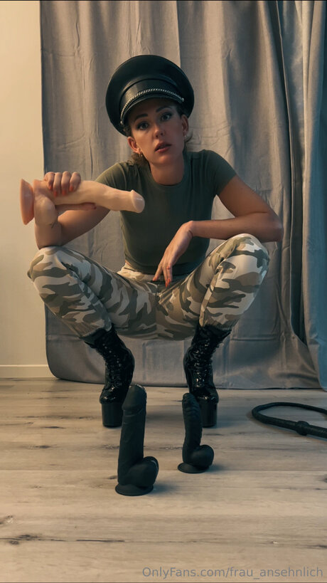 Frau Ansehnlich top model archive