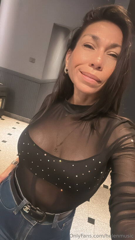 Helenmusic beautiful actress image