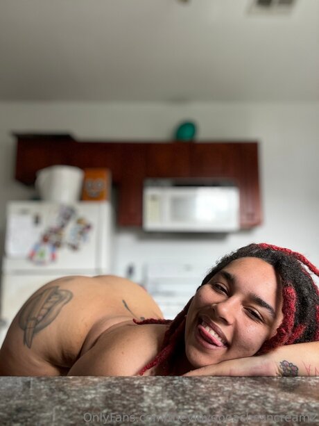 Freepeachesncream sexy model img