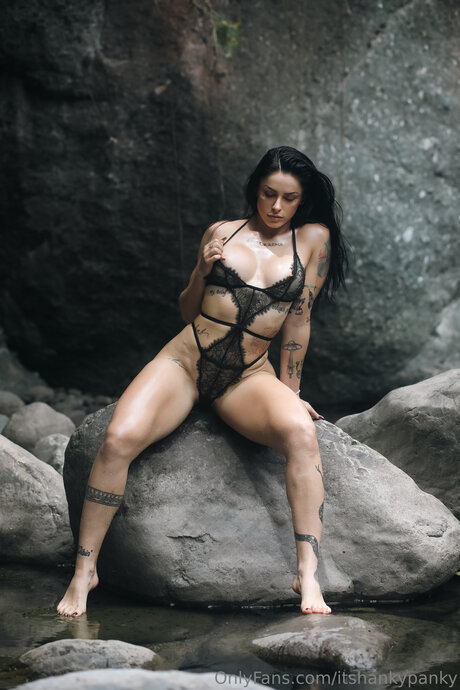 Itshankypanky naked star pics