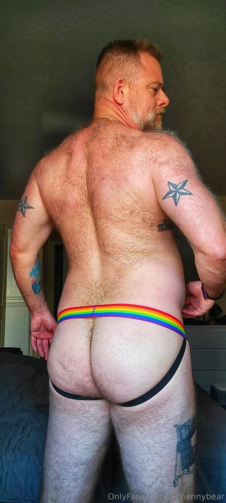 Thehennybear model hd picture