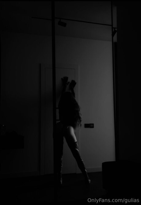 Gulias naked actress picture