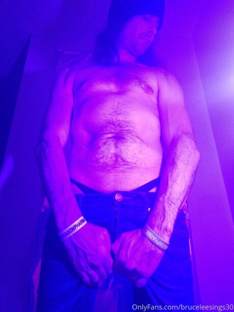 Bruceleesings30 xxx pornstar image