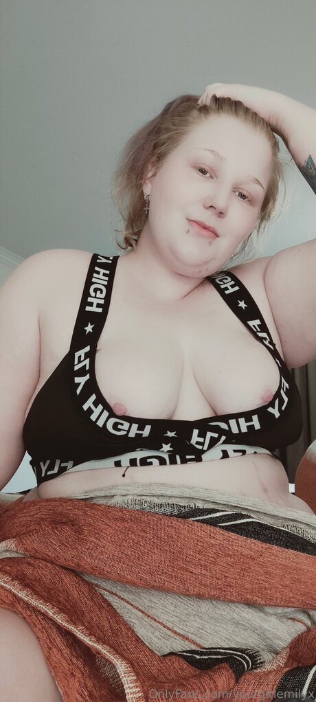 Yourgirlemilyx hd star photo