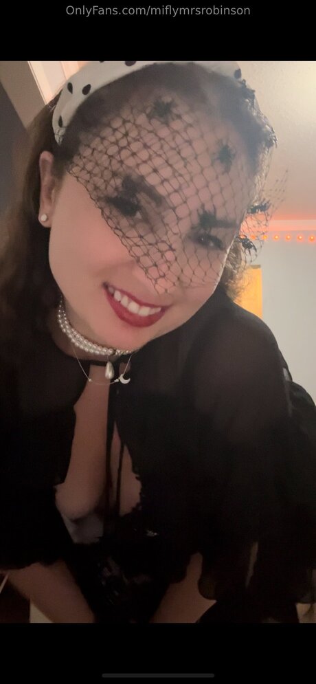 Miflymrsrobinson pornstar nudes photos
