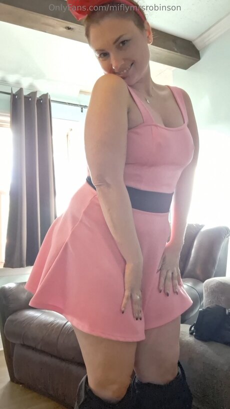 Miflymrsrobinson nude pornstar picture