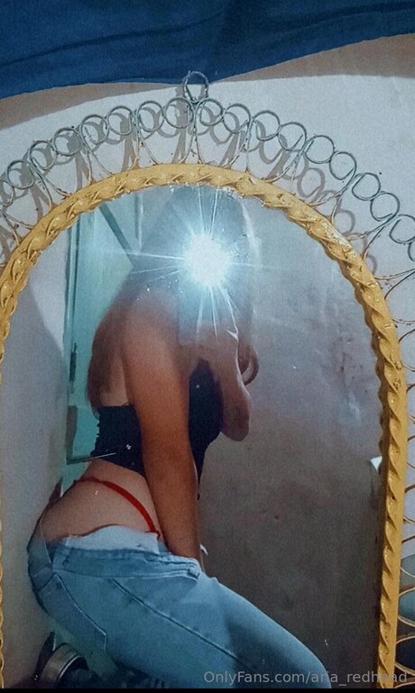 Aria Redhead erotic actress pictures