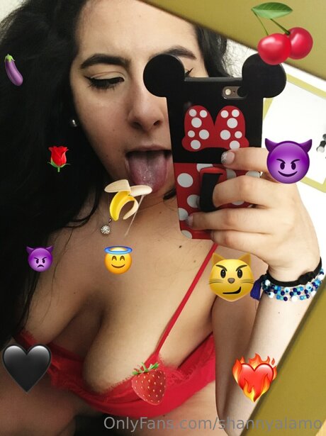 Shannyalamo model art picture