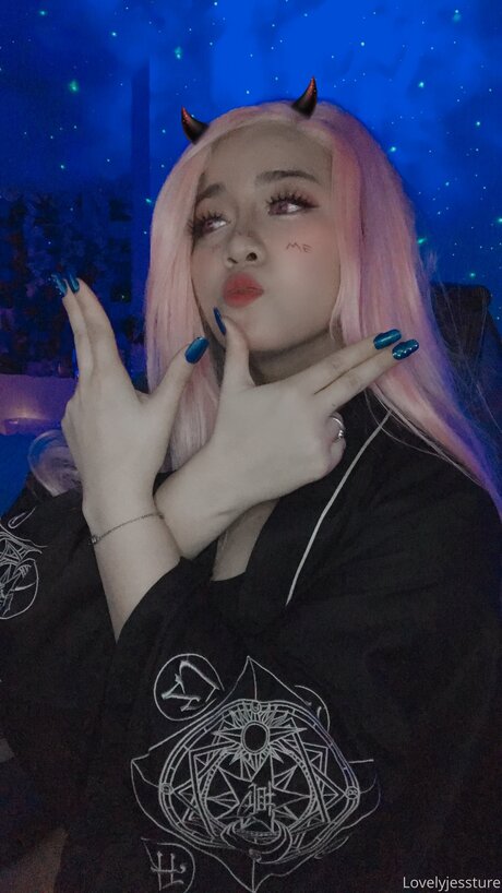 Luvlyjessxx naked model image