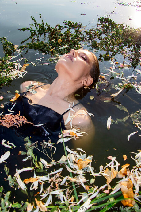 babe brunette onlyfans hot sexy photos