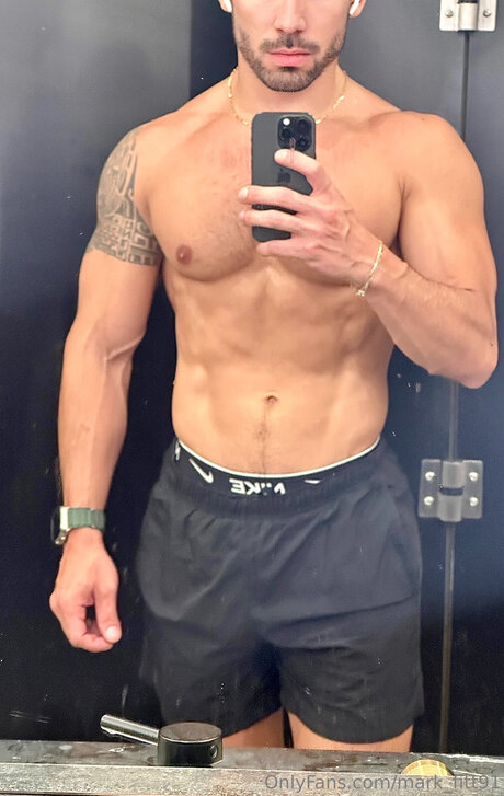 Mark Fitt91 star nude picture