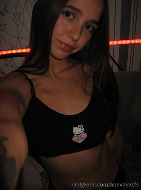 Anavavxsfs hot model photo