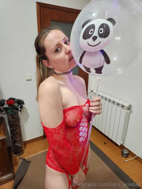 Iara Jezebel pornographic model pic