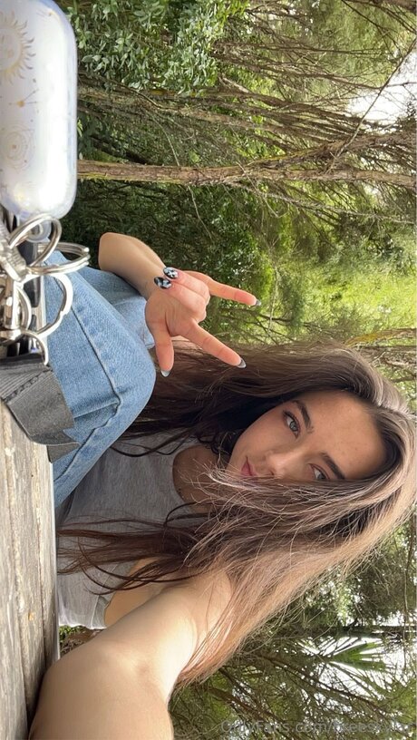 Breeskylar sexy pornstar pic