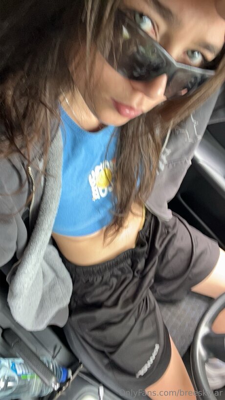 Breeskylar model sexy picture