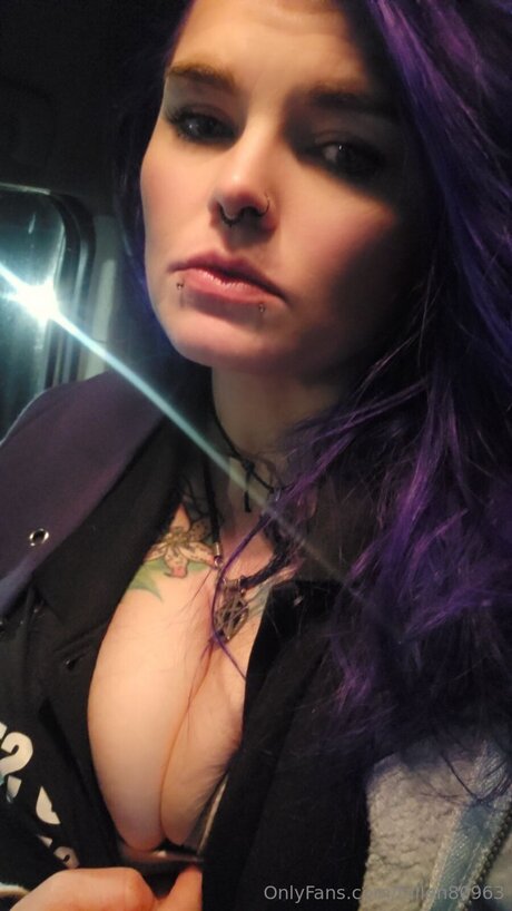 Fallen80963 erotic model archive