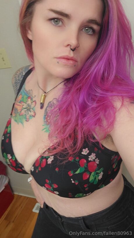 Fallen80963 model erotic image