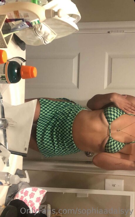 Sophiaadaisyy model adult photos