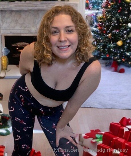 Redheadgirlfantasy art model photo