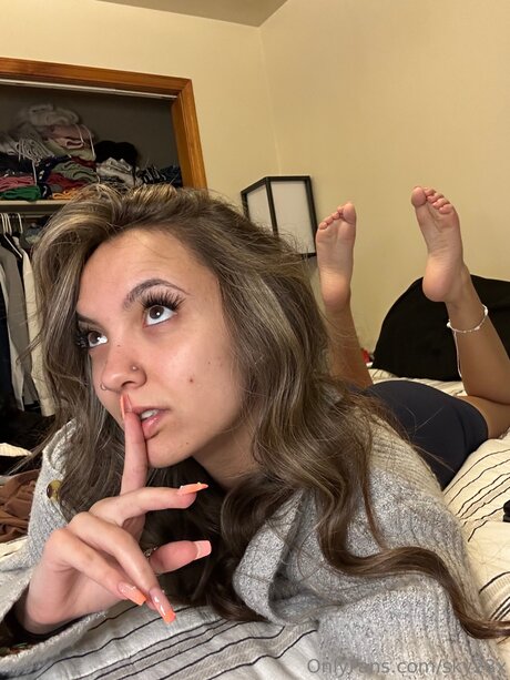 Sky23x naked pornstar photos