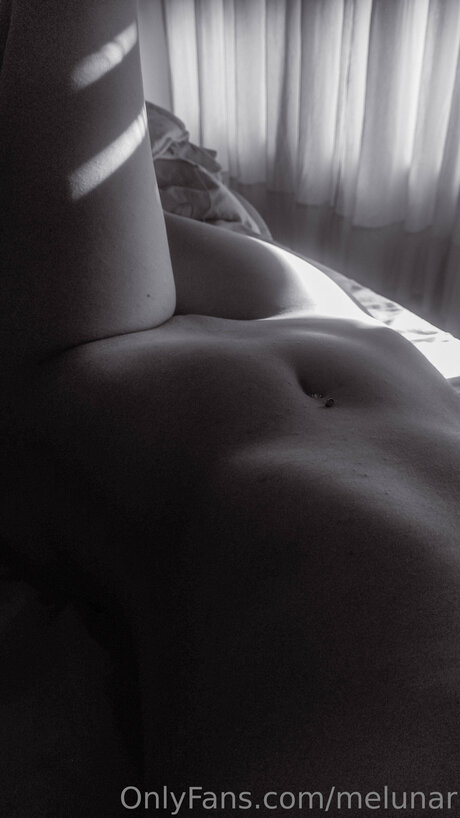 Melunar nudes actress img