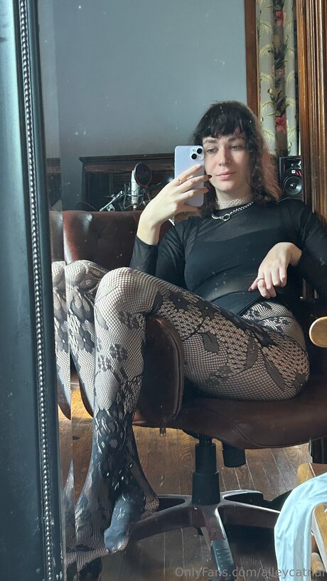 Alleycatnai model porn image