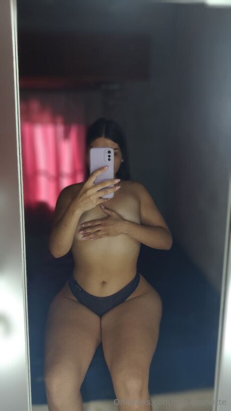 Mia Brunette model high quality photos