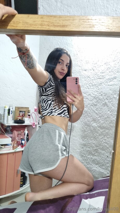 Luuuuli00 sexy actress image