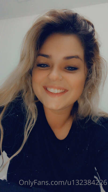 U132384226 pornstar hd pics