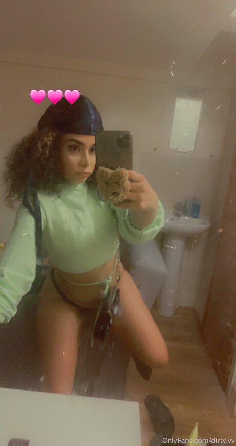 Dirty Vv porn model photo