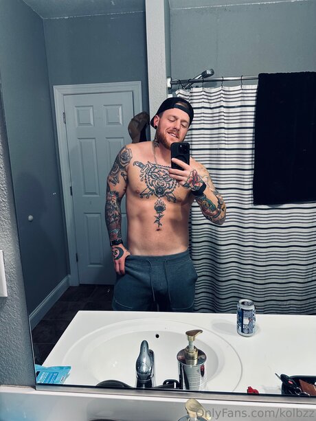 Kolbzz model free picture