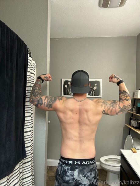 Kolbzz naked star photo